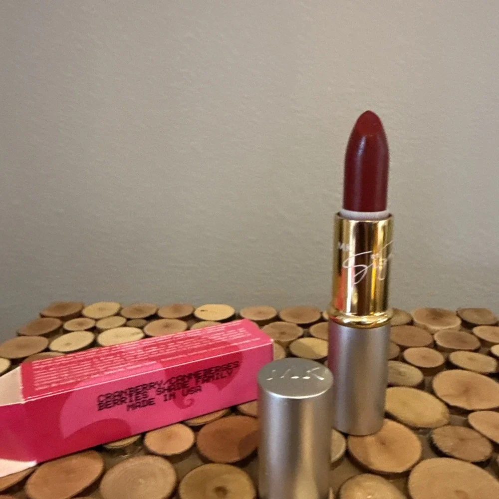 Mary Kay Signature Creme Lipstick CRANBERRY ~ New Old Stock‎